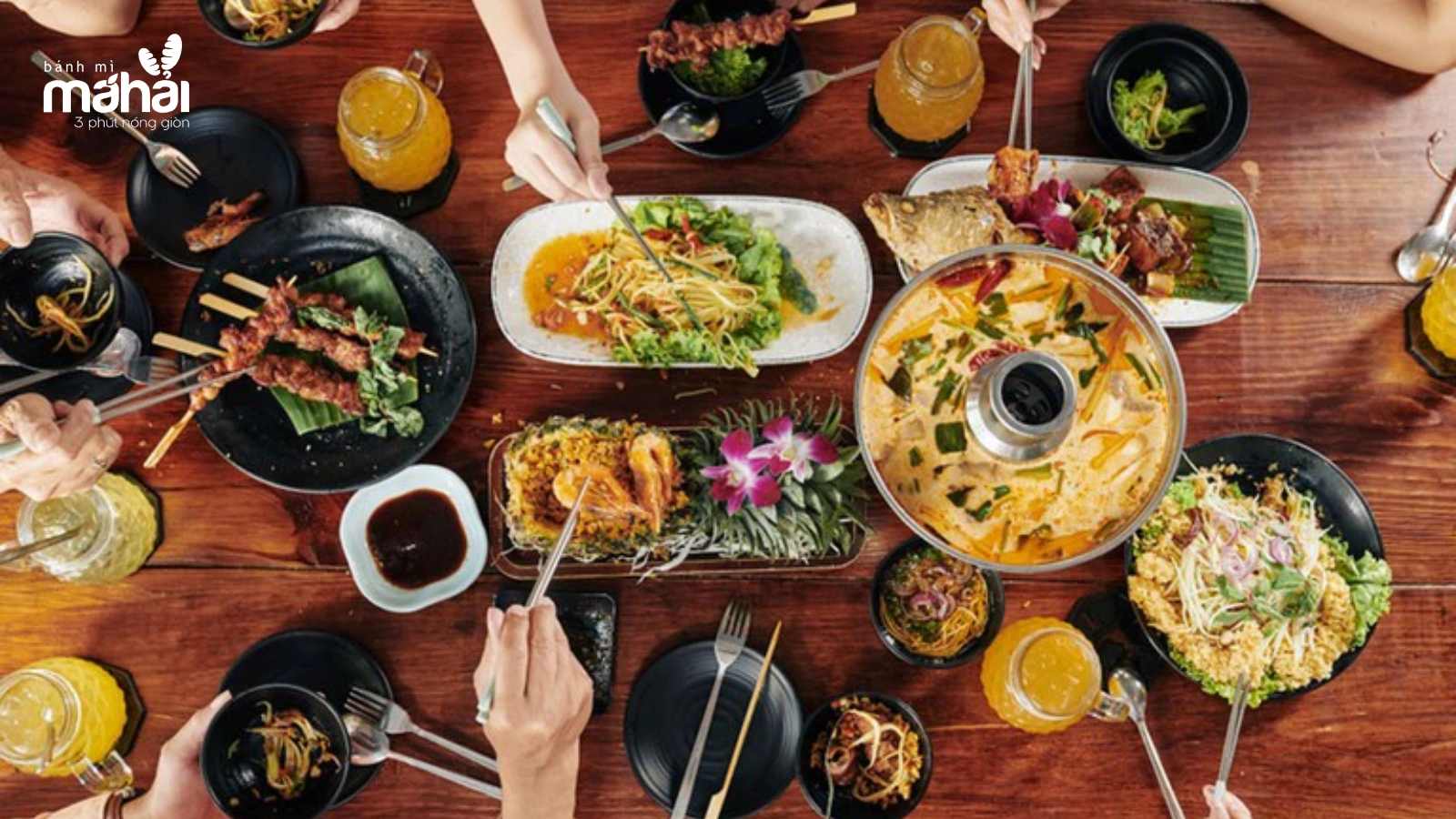 Điều quan trọng khi kinh doanh dịch vụ ăn uống vào dịp Tết này đó là nên có phong cách trang trí mang không khí. (Nguồn ảnh: Internet).