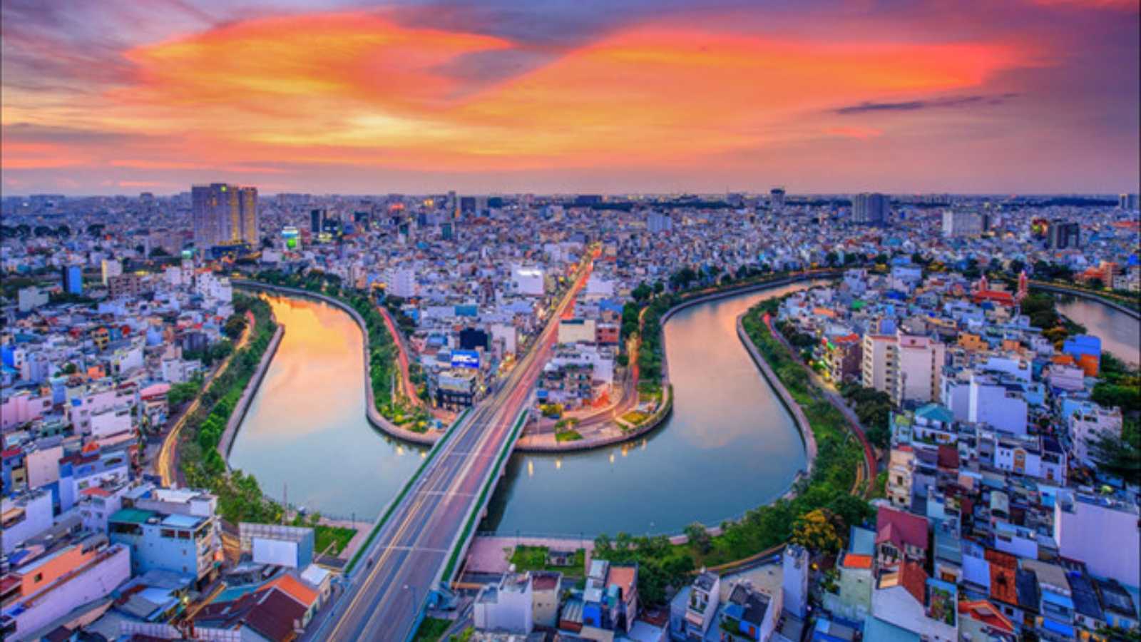 Phần chi phí thu từ giá thuê vỉa hè đóng góp vào ngân sách TP HCM, góp phần cải thiện cơ sở hạ tầng. (Tạp chí Tài chính).