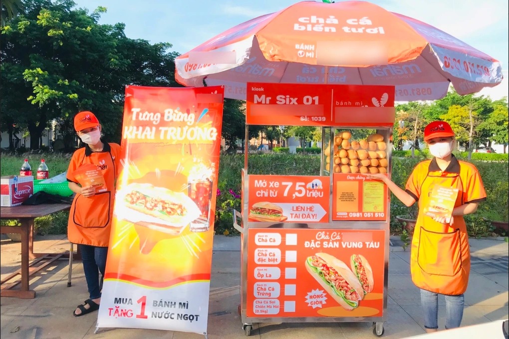 Thất nghiệp tuổi 50 chẳng còn đáng sợ vì đã có Má lo. (Nguồn ảnh: banhmimahai)