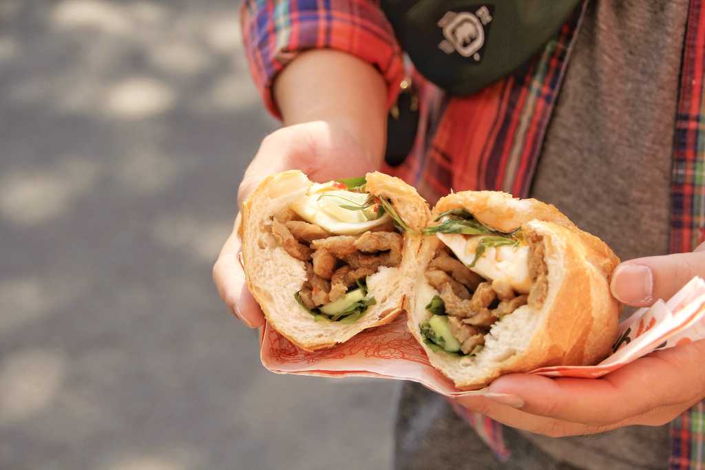 Bánh mì chả cá Má Hải - sự lựa chọn bánh mì ăn sáng hoàn hảo