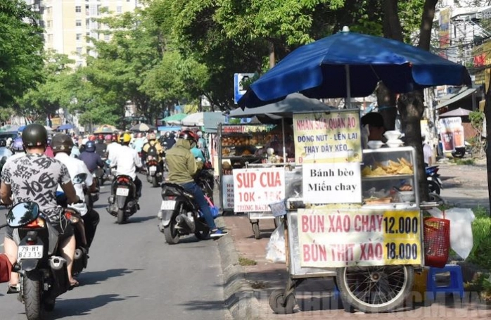 Các quầy hàng rải rác trên khắp các mặt bằng vỉa hè của thành phố. (Nguồn ảnh: Internet)
