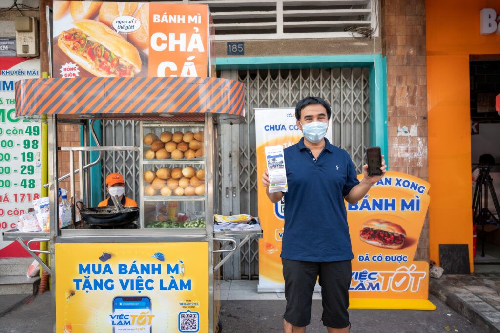 xe bánh mì tặng việc làm