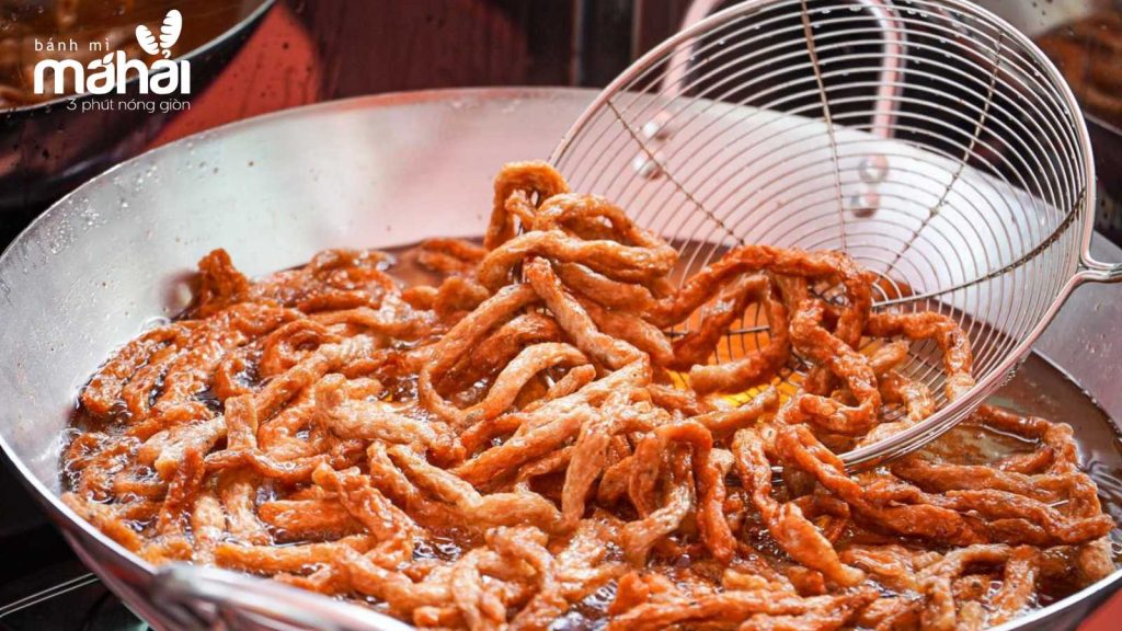 chả cá bánh mì má hải